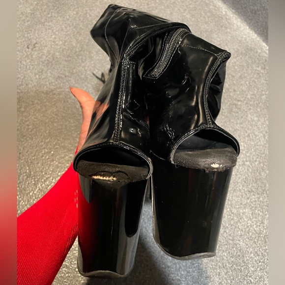 Worn 8inch Pleaser open-toed thigh high boots - Picture 7 of 8